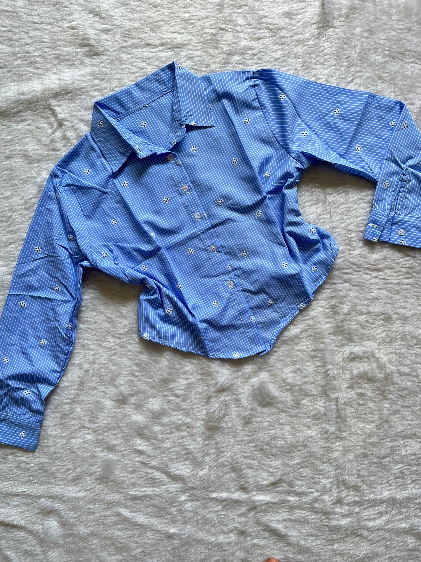 Cutwork shirtš¤