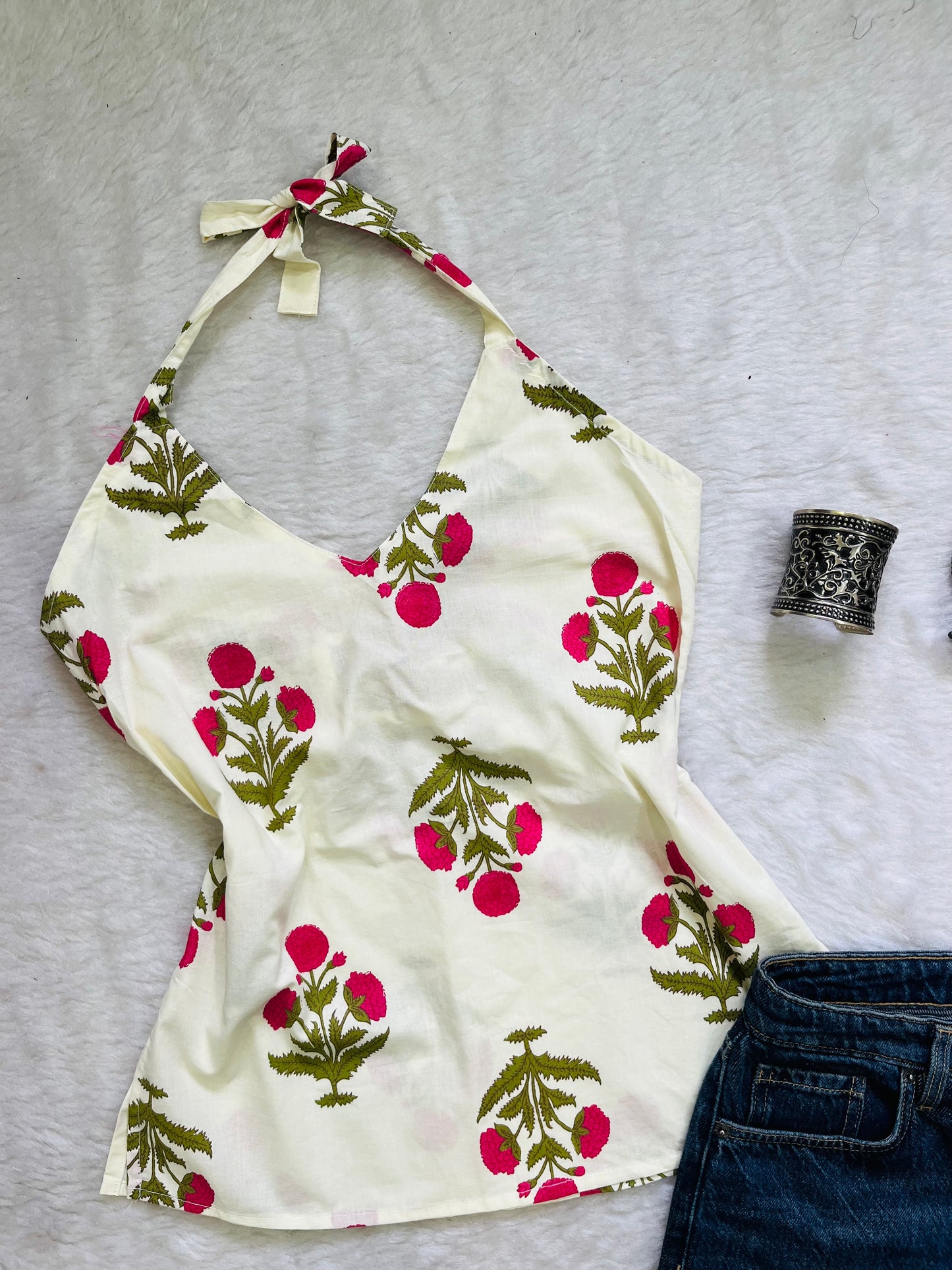 White haulter kurti