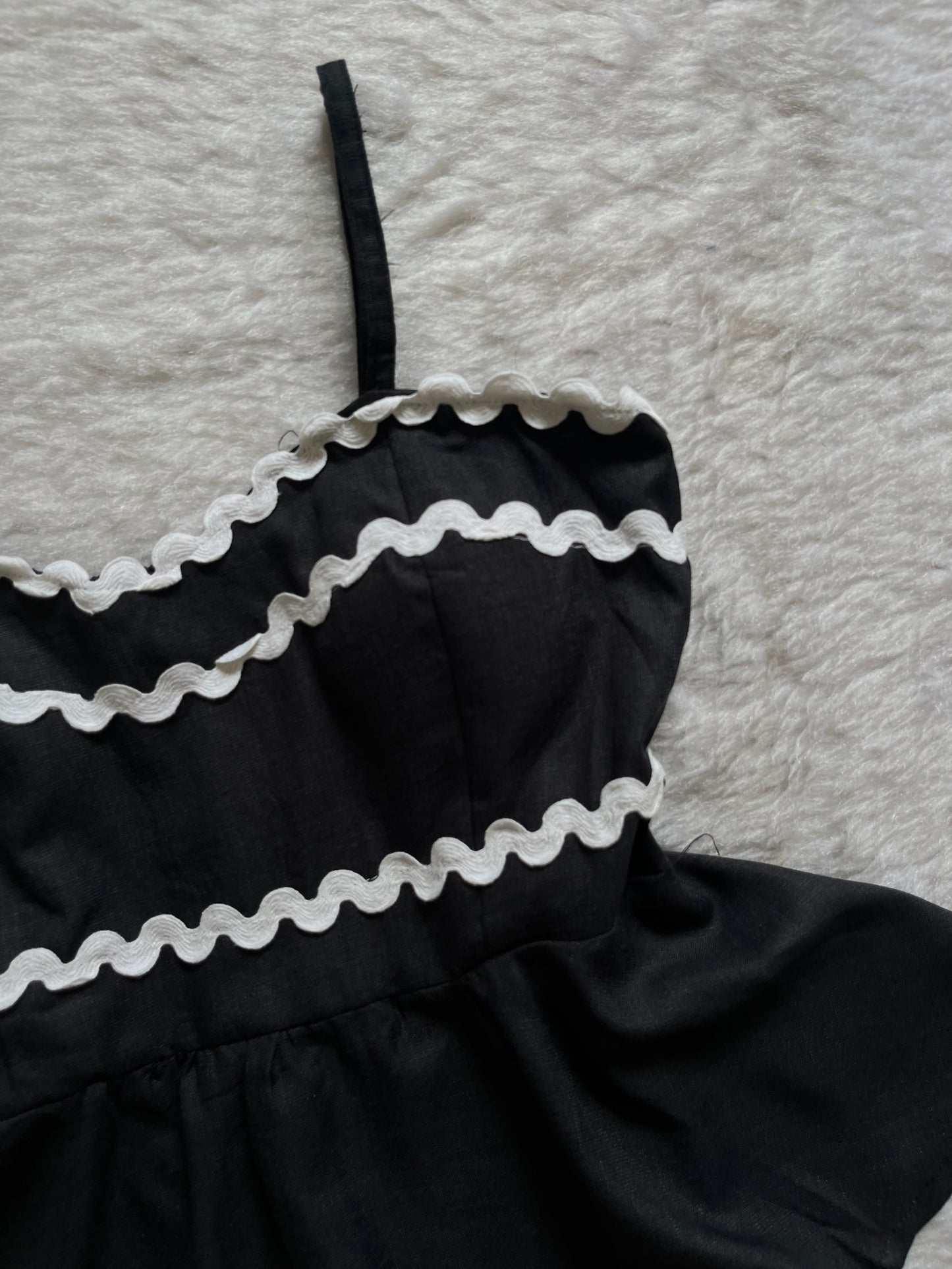 Black Pinteresty top