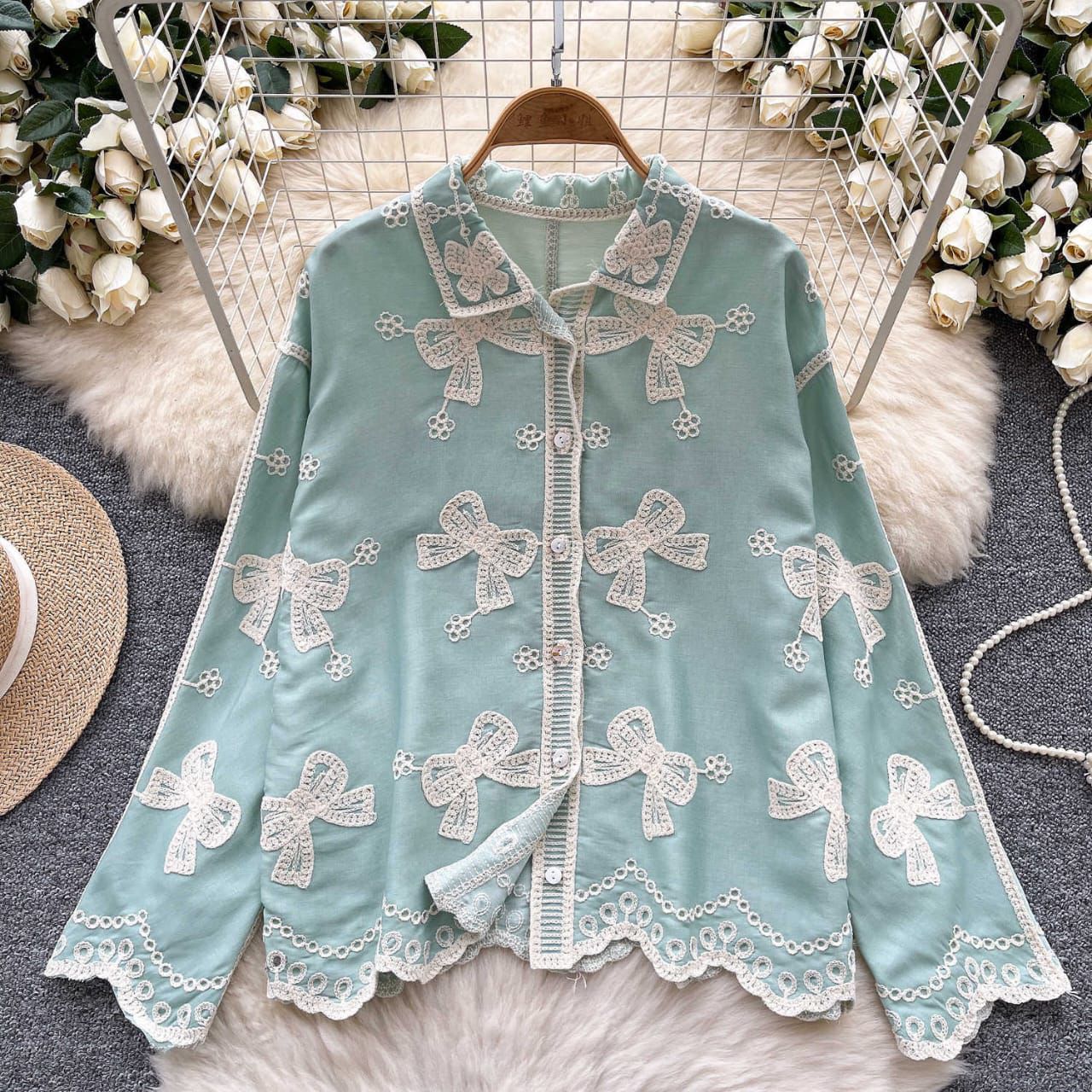 Embroidered cutwork shirtš¤