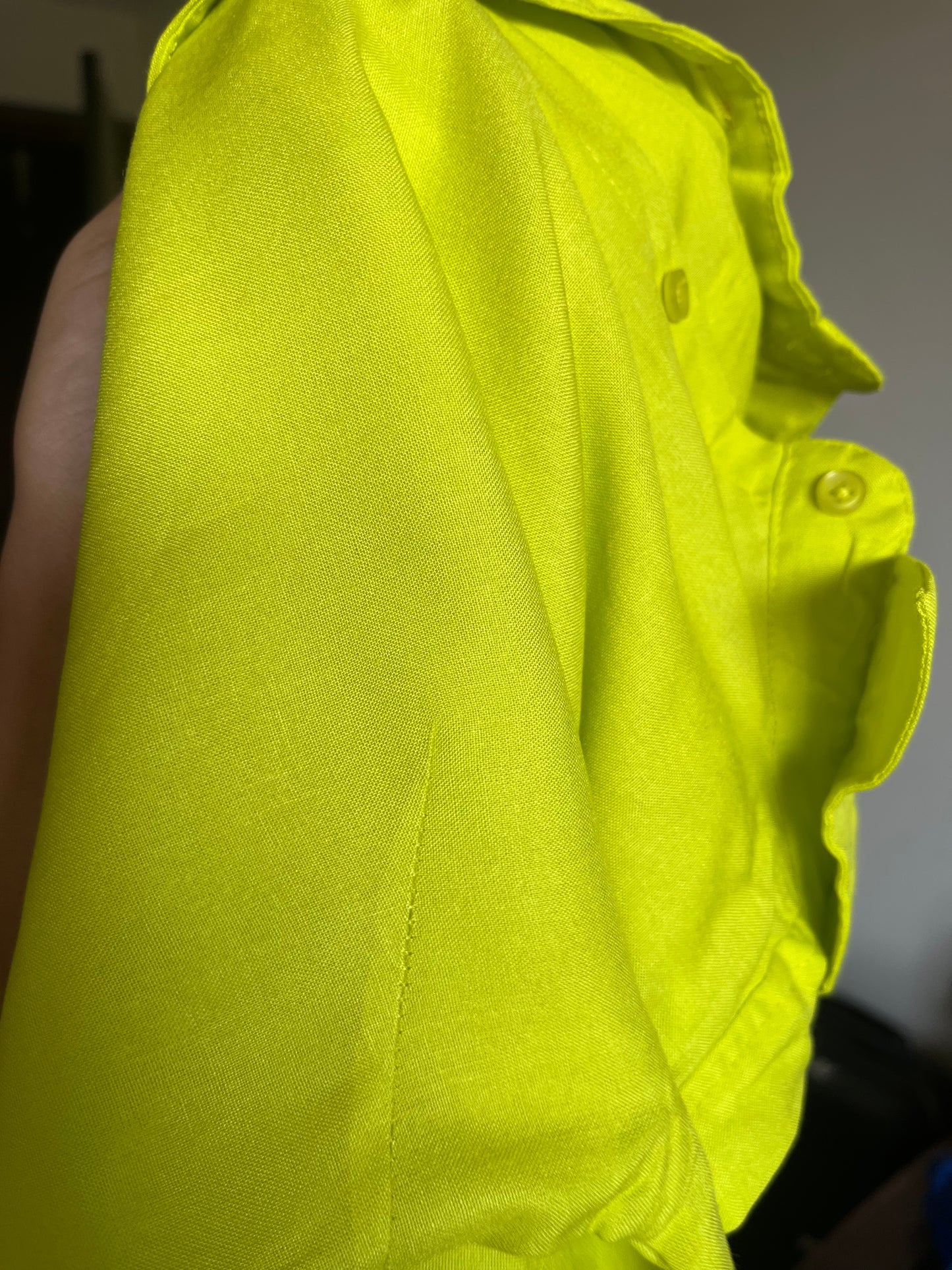 Neon green shirtš¤
