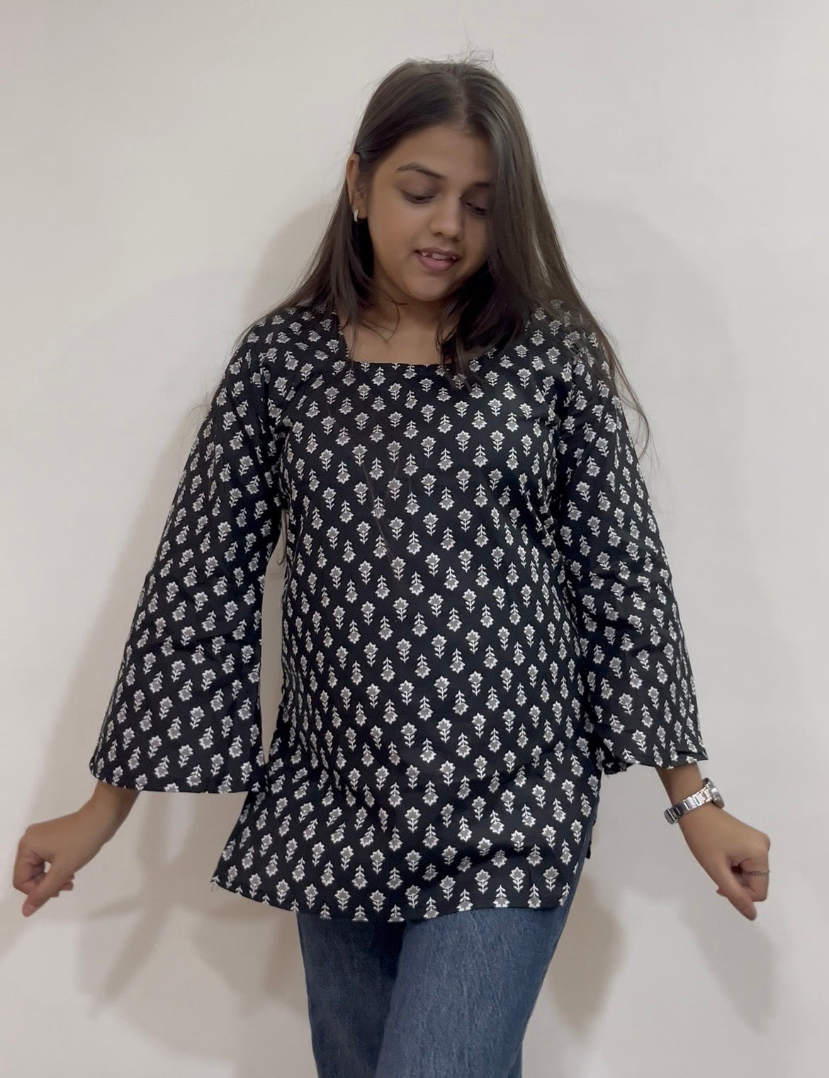 Black bell sleeves kurta