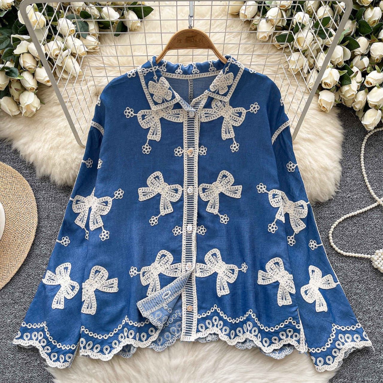 Embroidered cutwork shirtš¤
