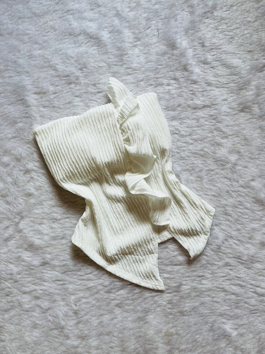 White asymmetrical tube top🤍