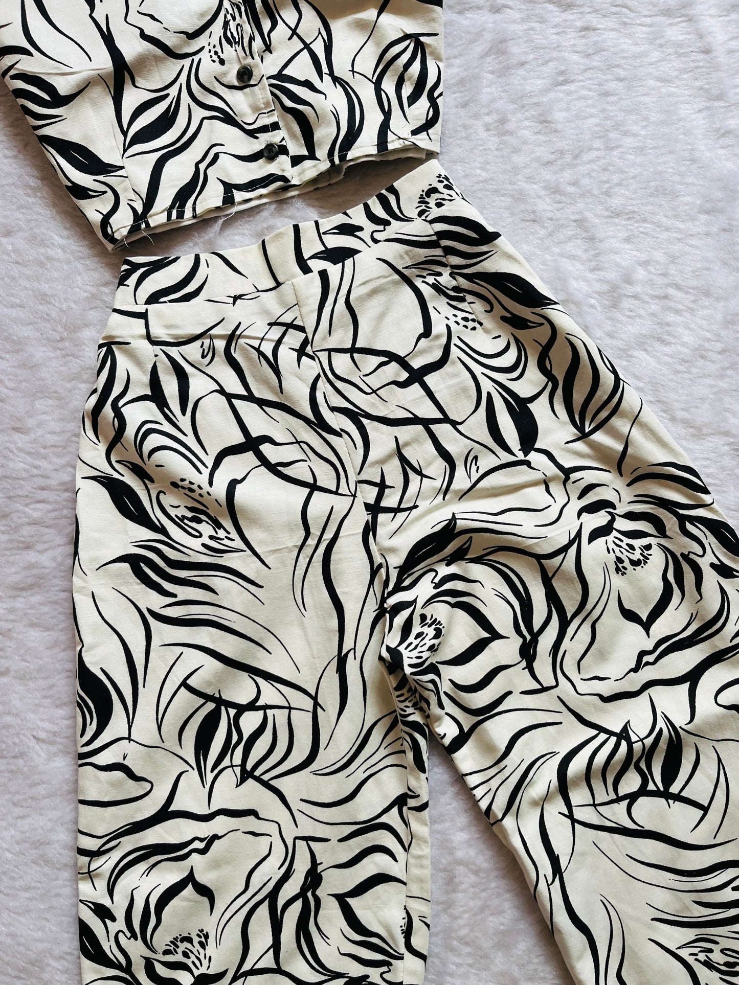 White printed cordsetš¤