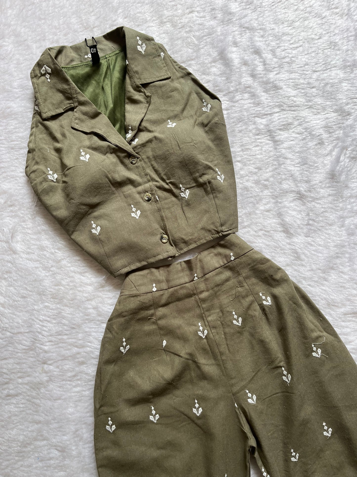 Olive embroidered cordsetš¤