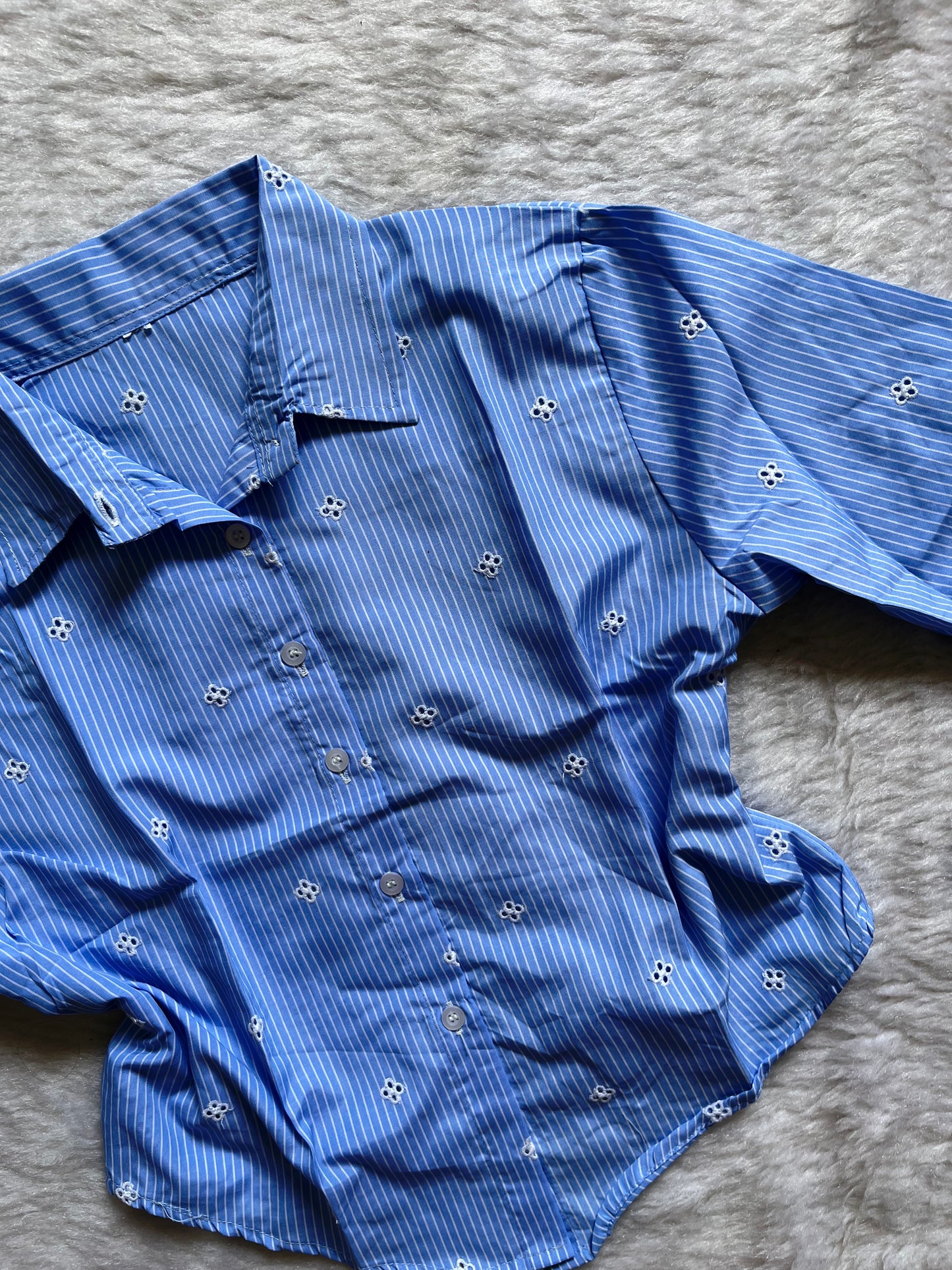 Cutwork shirtš¤