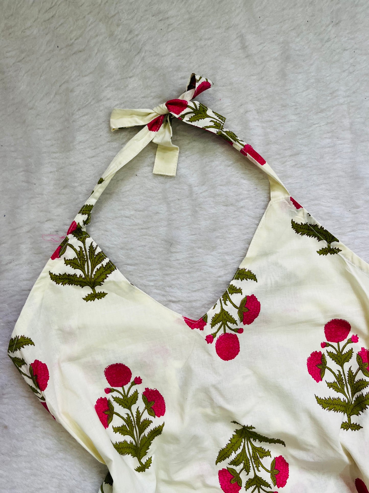 White haulter kurti