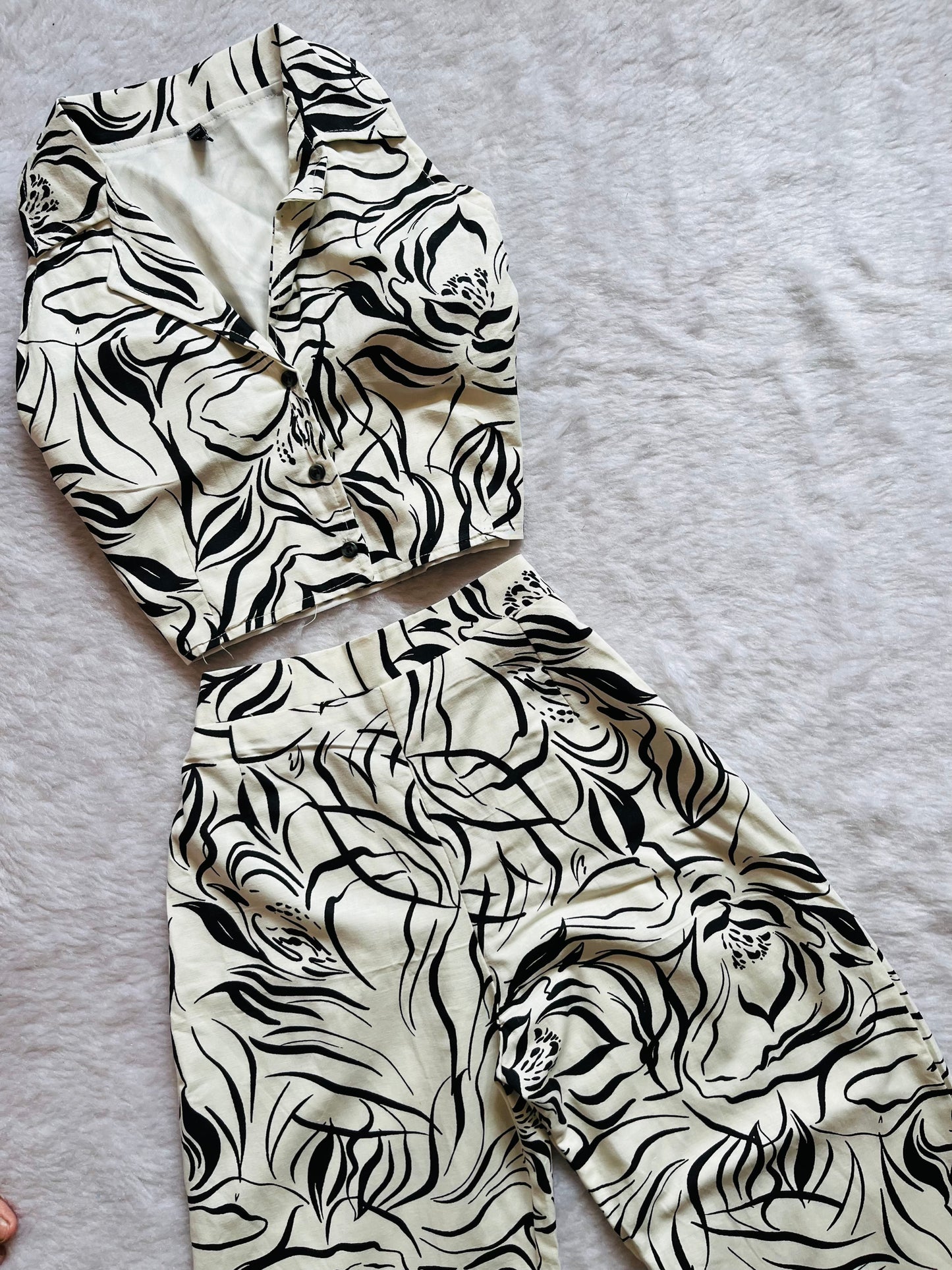 White printed cordsetš¤