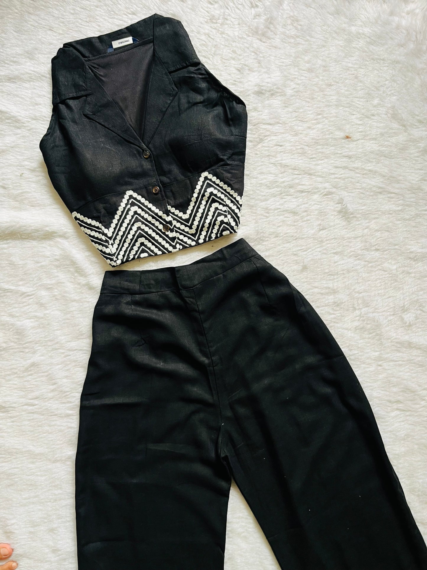 Black embroidered cordset