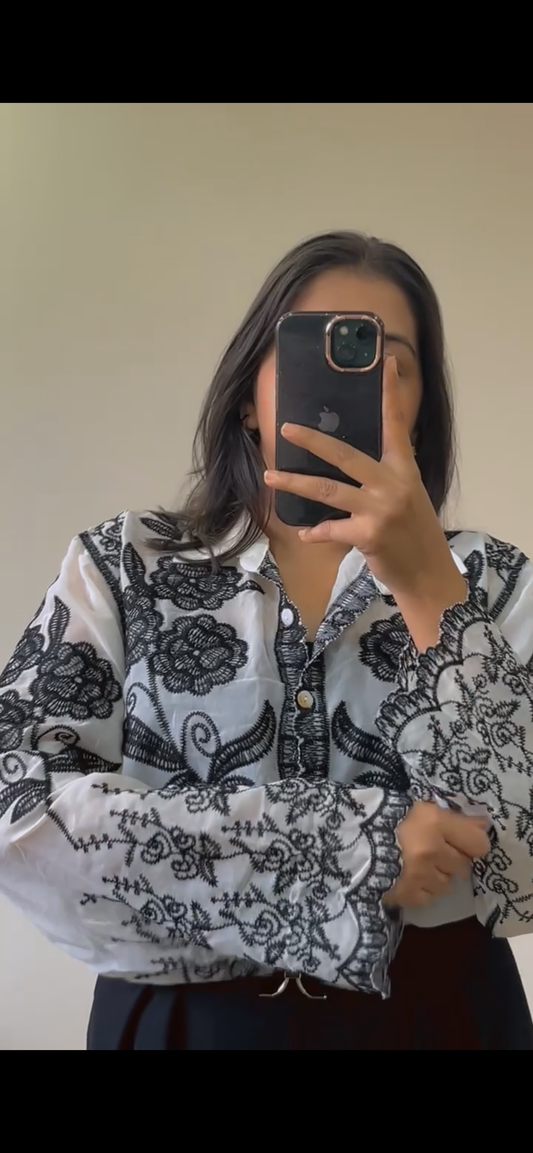 Embroidered shirtš¤