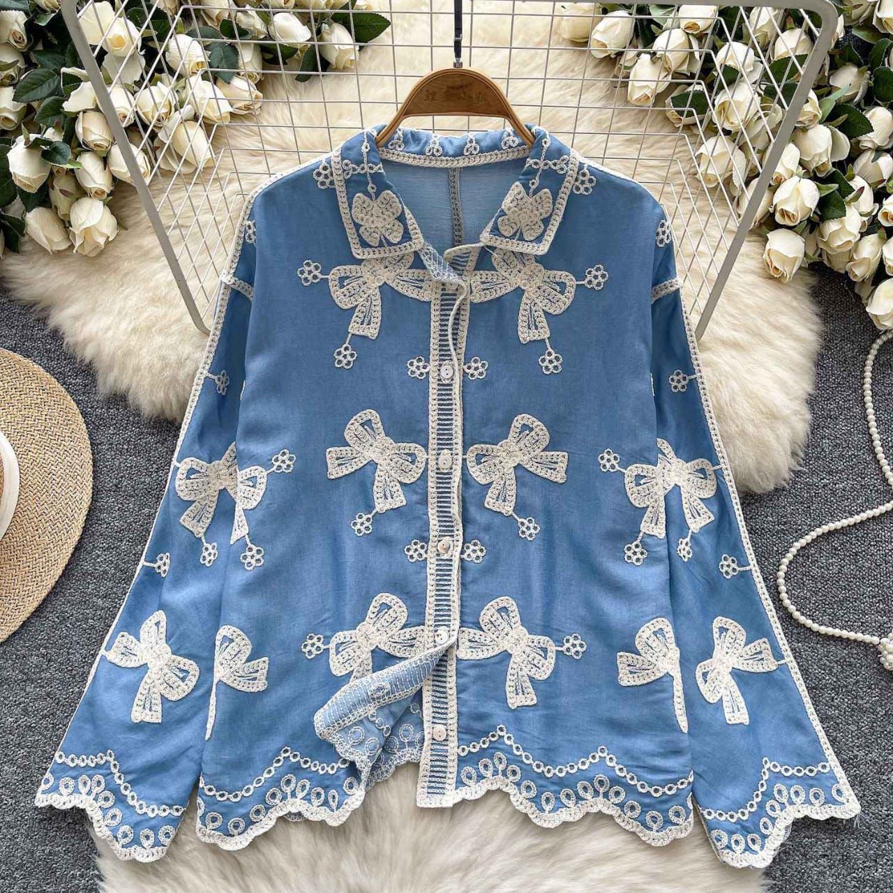 Embroidered cutwork shirtš¤