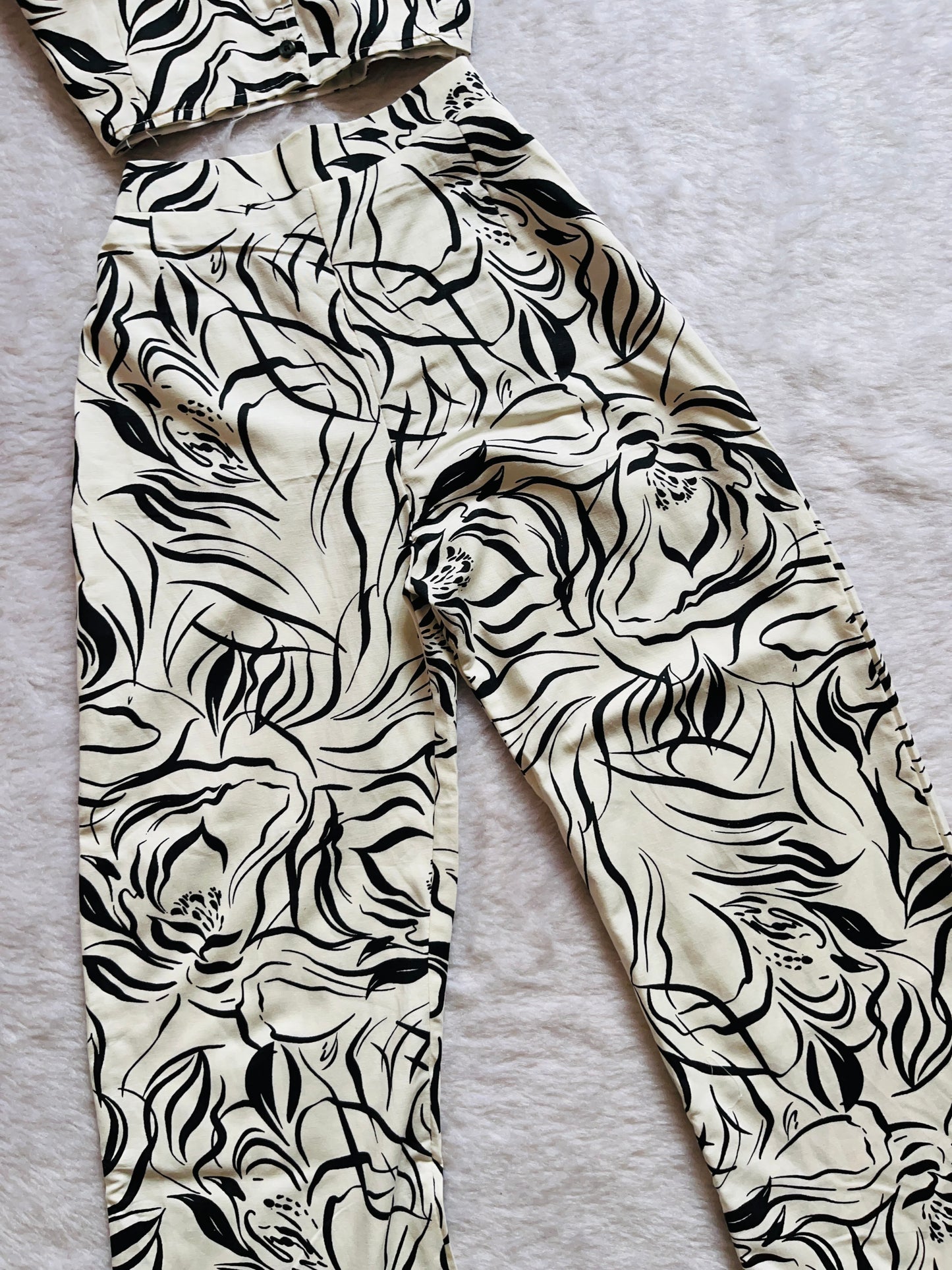 White printed cordsetš¤