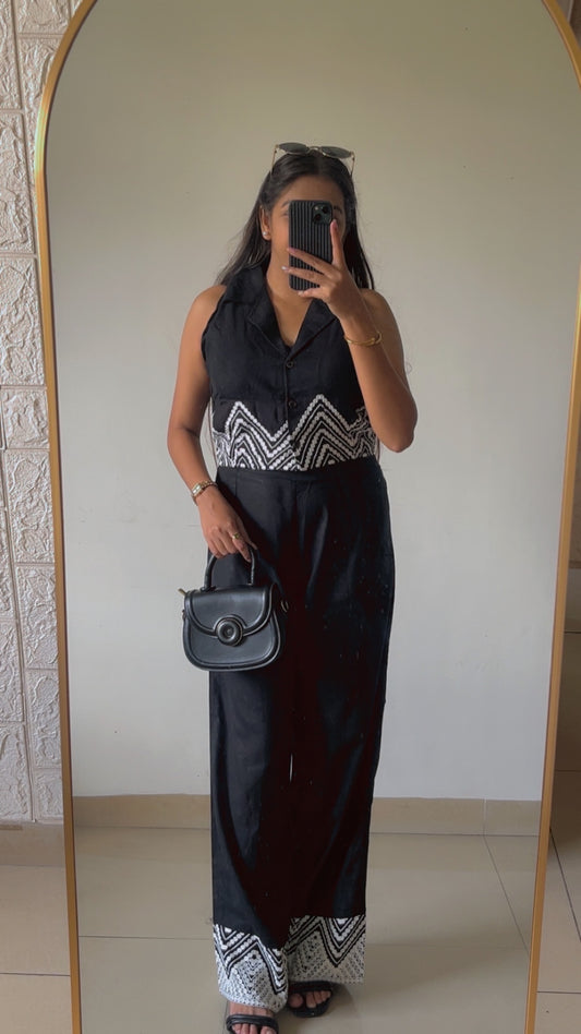 Black embroidered cordset