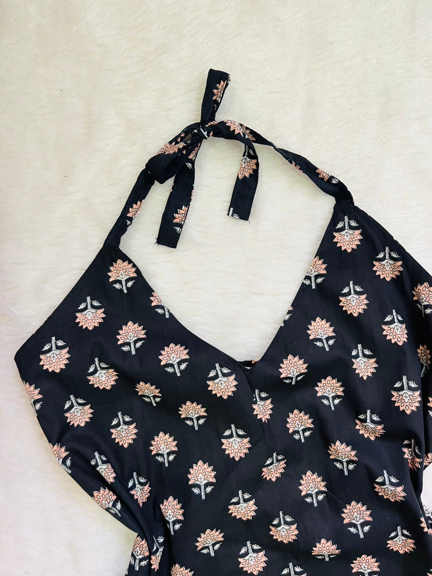 Black haulter kurti