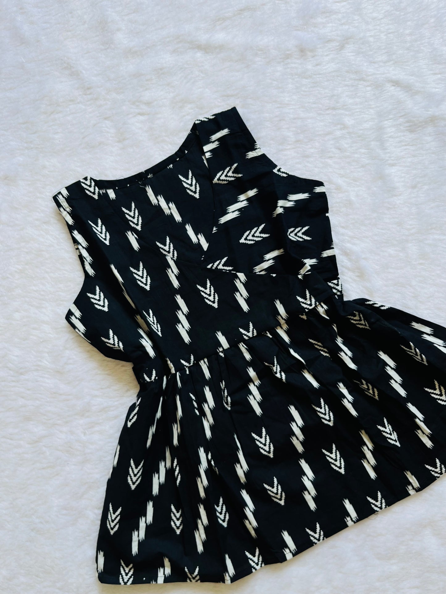 Black tieup short kurti