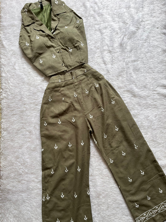 Olive embroidered cordset🤍