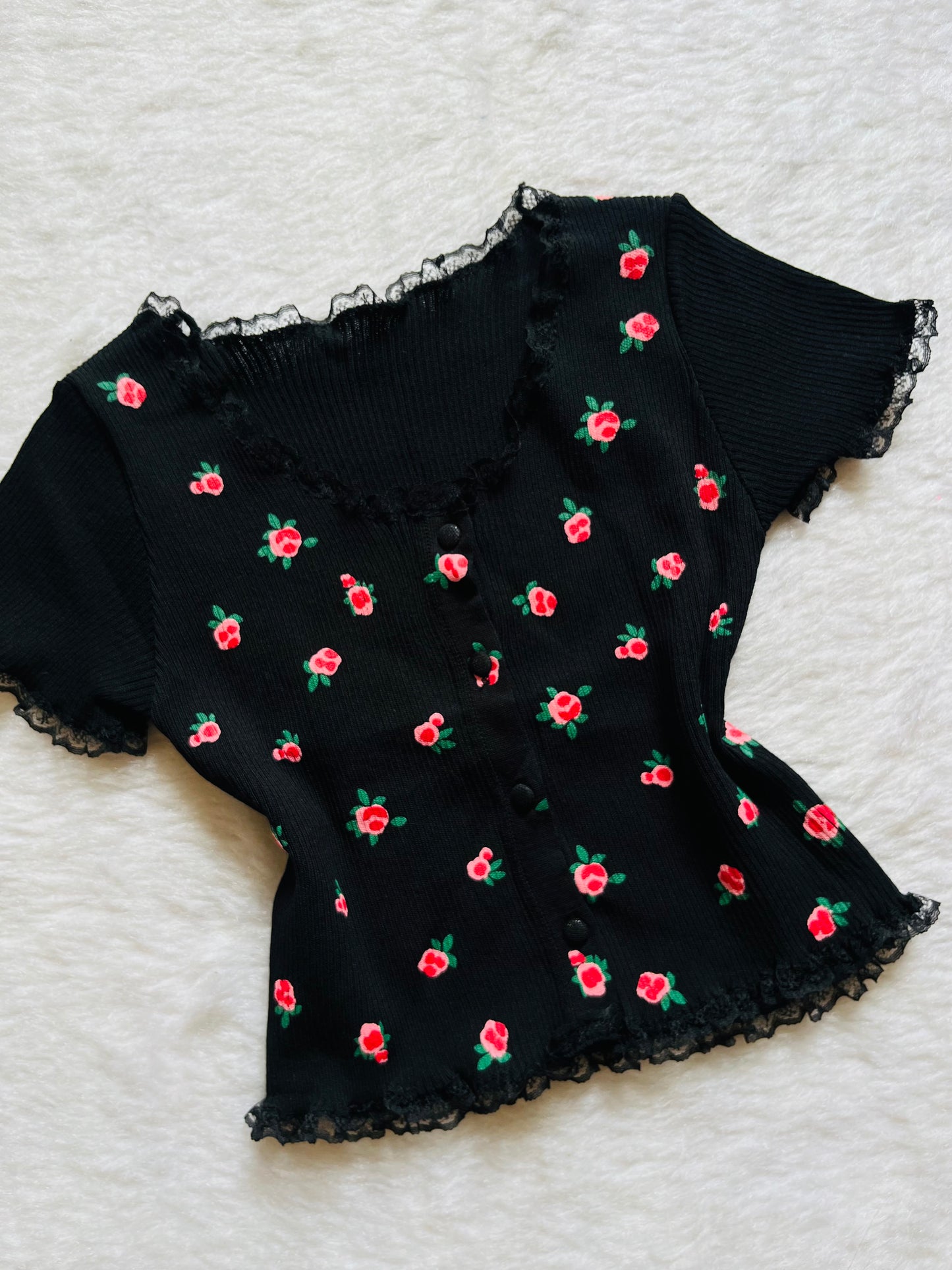 Black flora top🤍