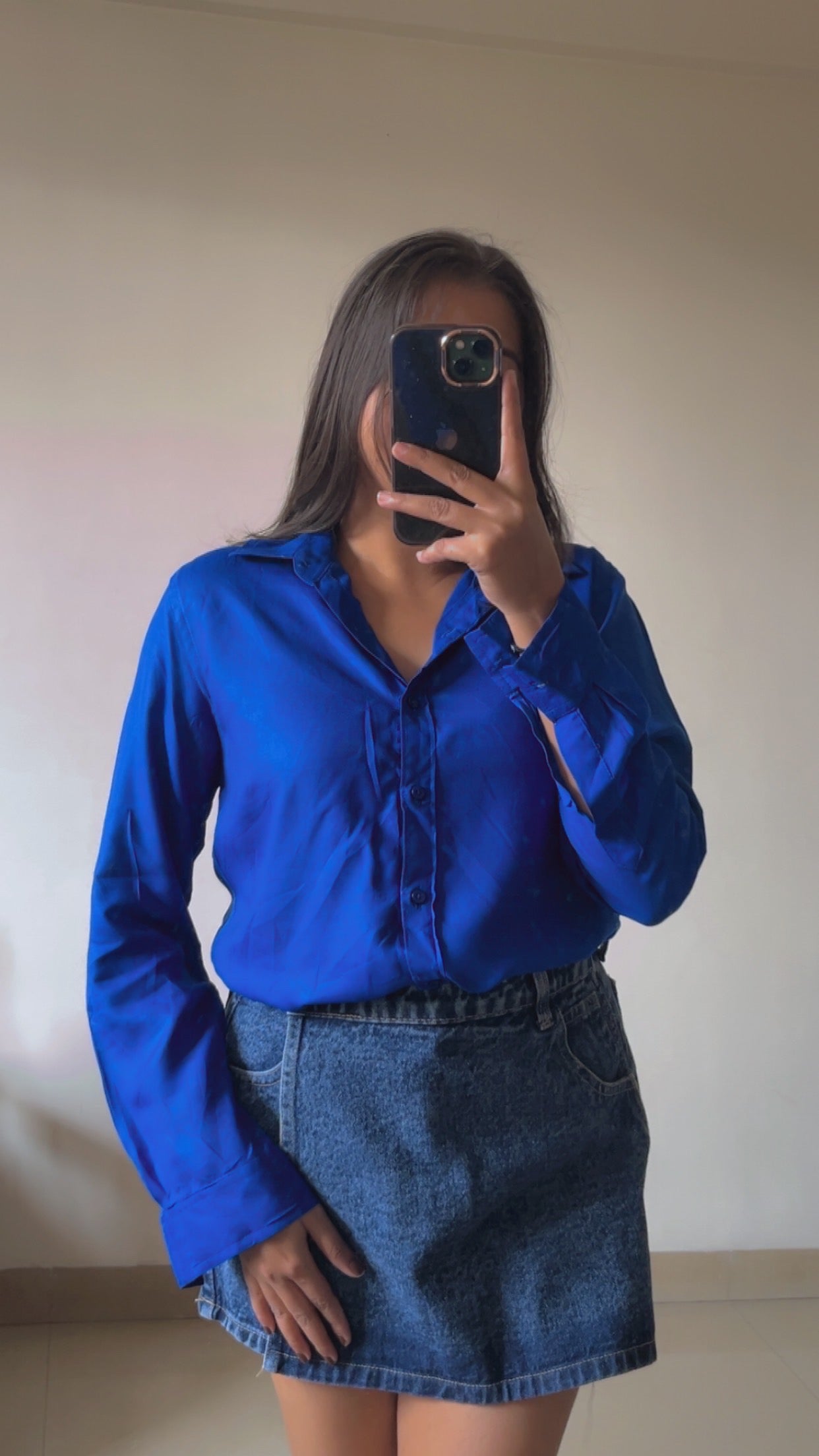 Ekectric blue shirt