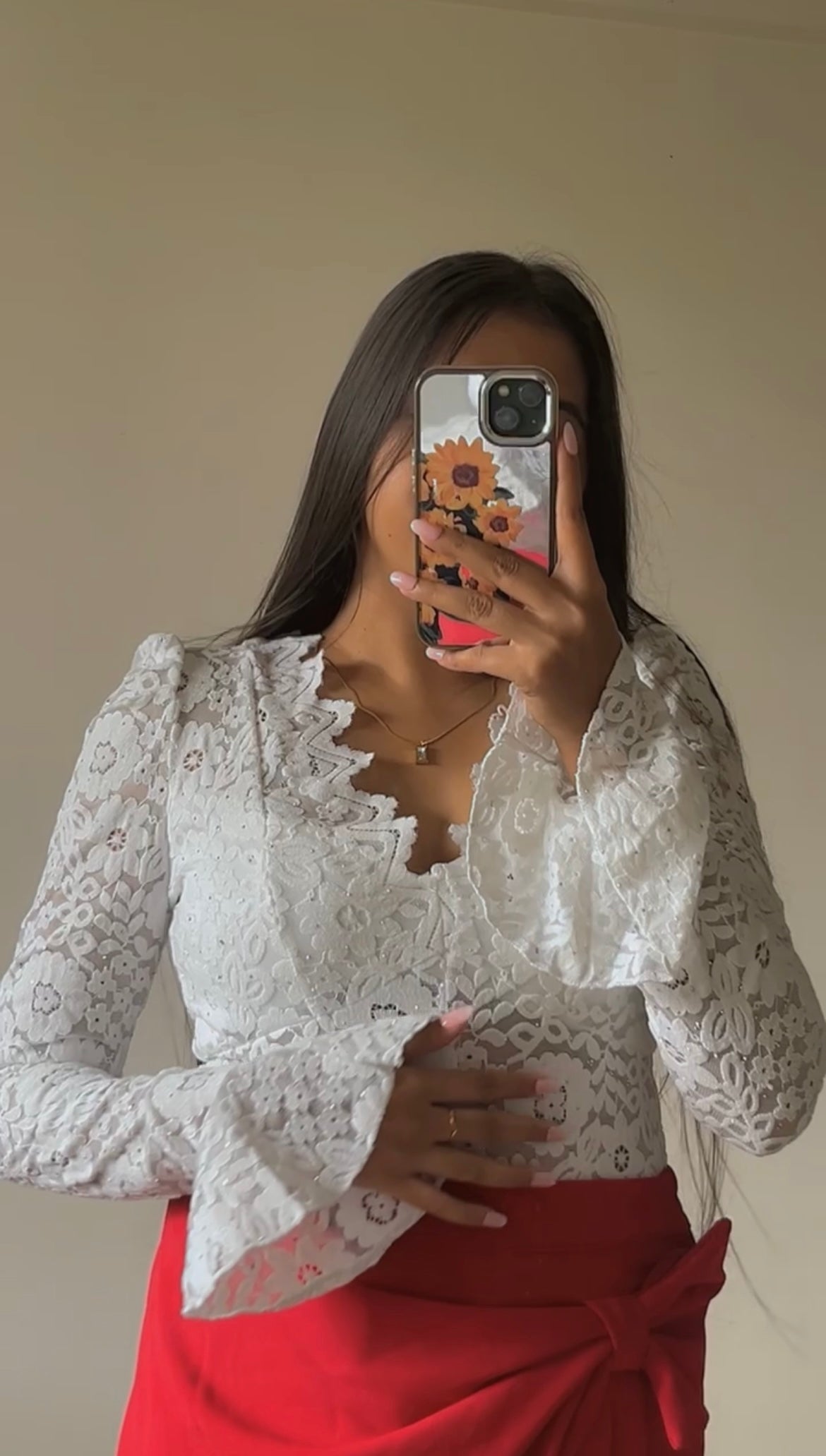 White lacy top🤍