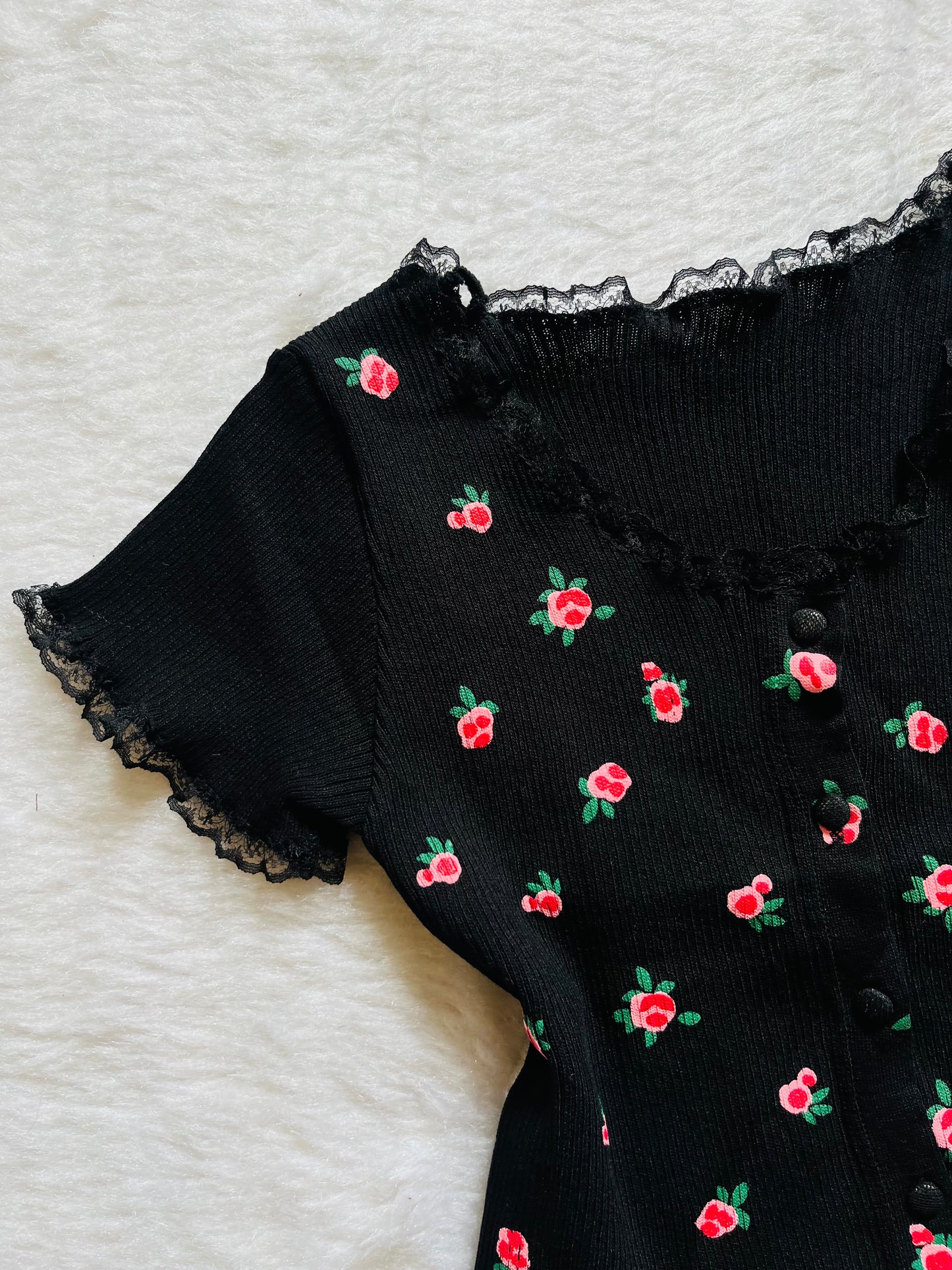 Black flora top🤍