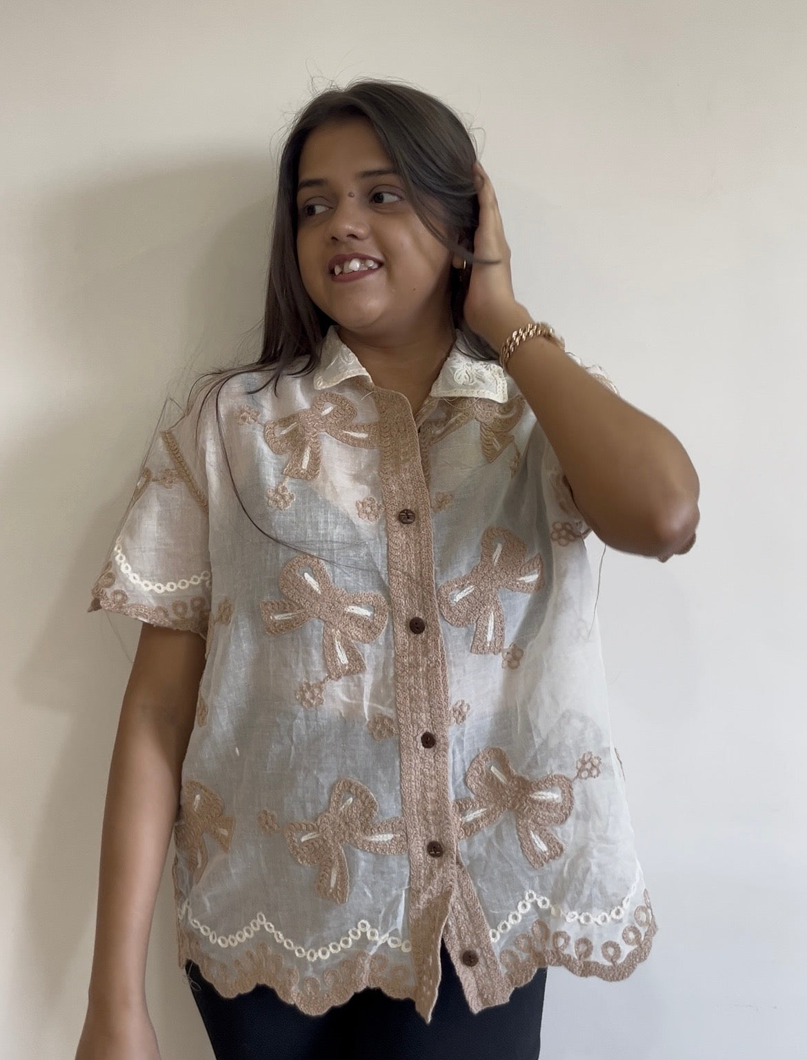 Bow half sleeve shirt🤍