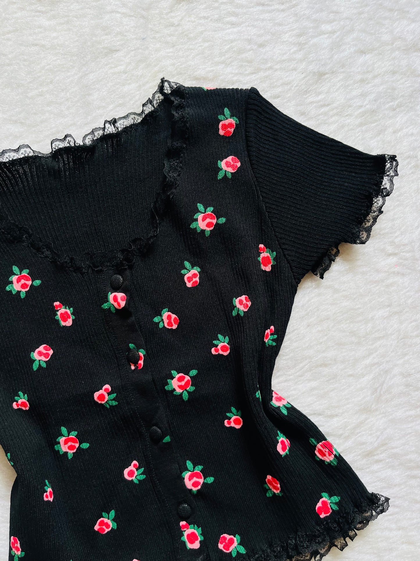 Black flora top🤍